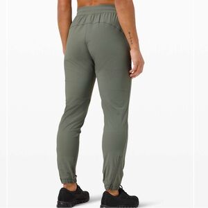 Lululemon Adapted State High-Rise Jogger in Grey Sage Size 4